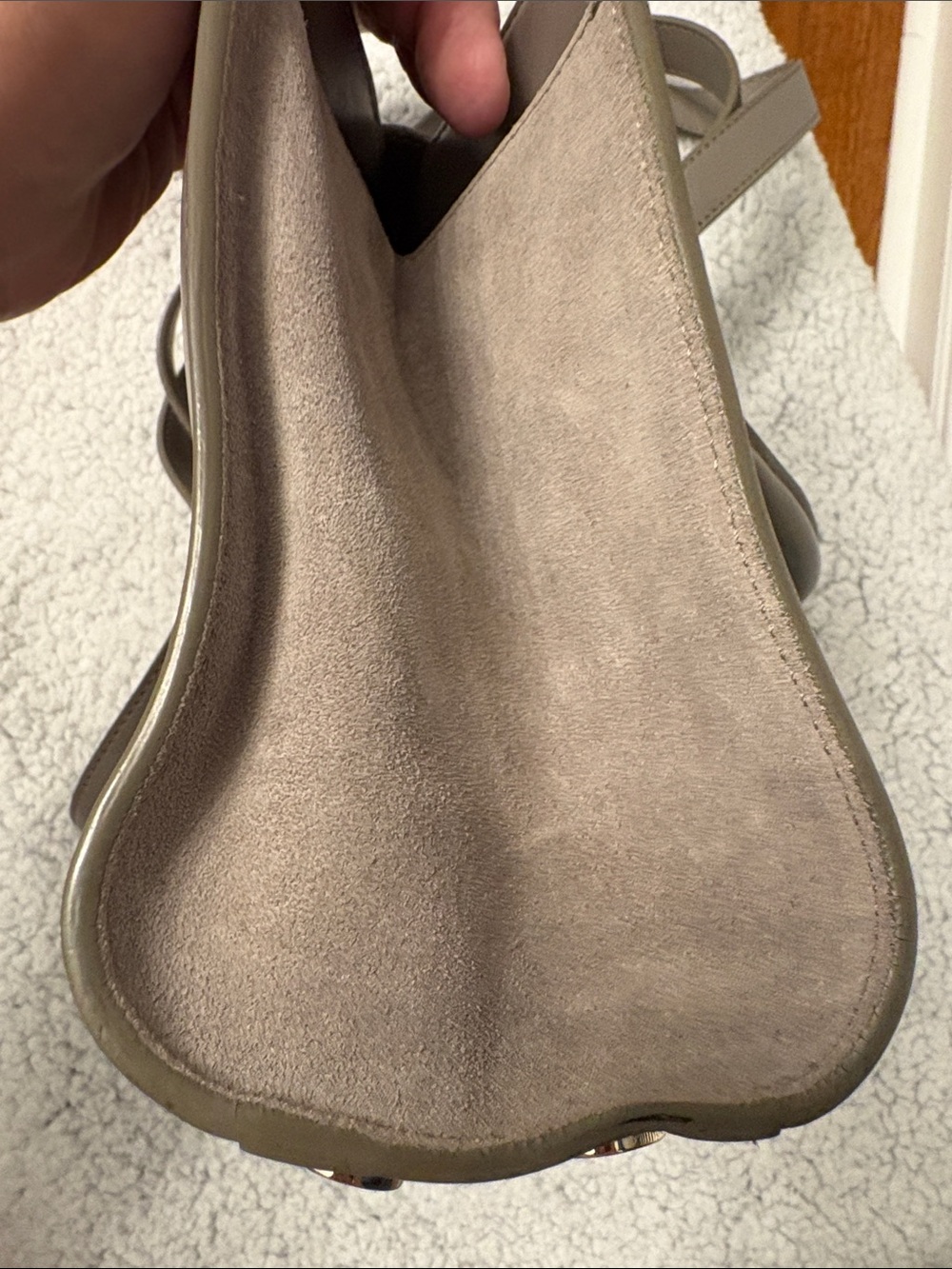 🌟 Authentic Jimmy Choo Riley S Small Calf Leather Crossbody Handbag Taupe Gray - Picture 7 of 14